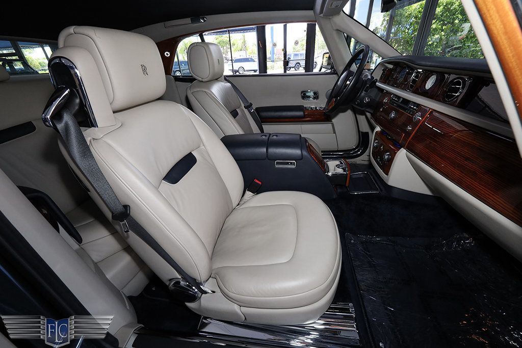 2009 Rolls-Royce Phantom Coupe 2dr Coupe - 23064271 - 18