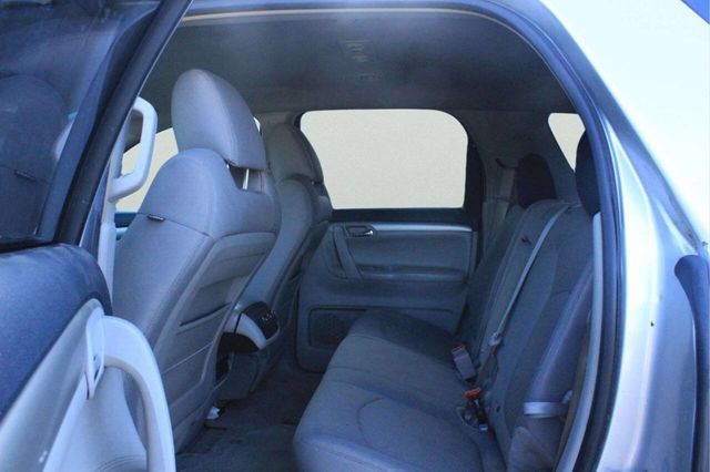 2009 Saturn Outlook FWD 4dr XE - 23017454 - 6