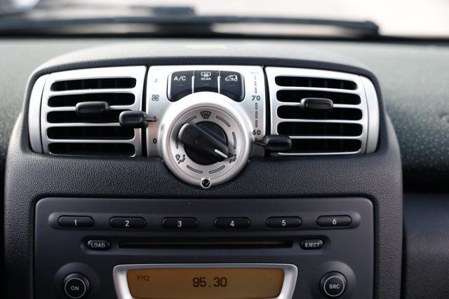 2009 smart Fortwo 2dr Cabriolet Passion - 22955324 - 26