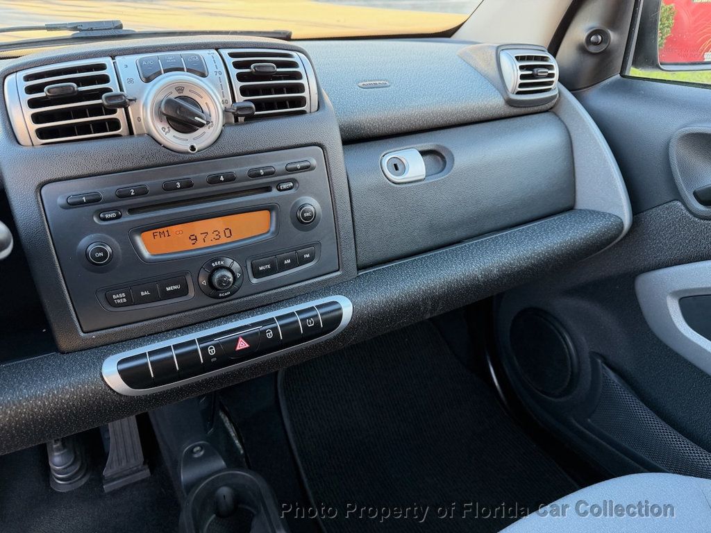 2009 smart Fortwo Pure Coupe - 22916623 - 11