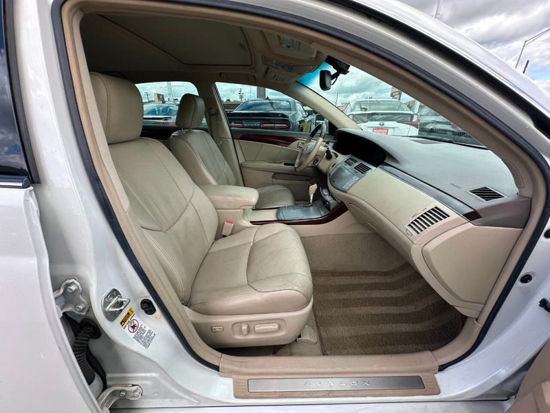 2009 Toyota Avalon 4dr Sedan Limited - 22912349 - 24