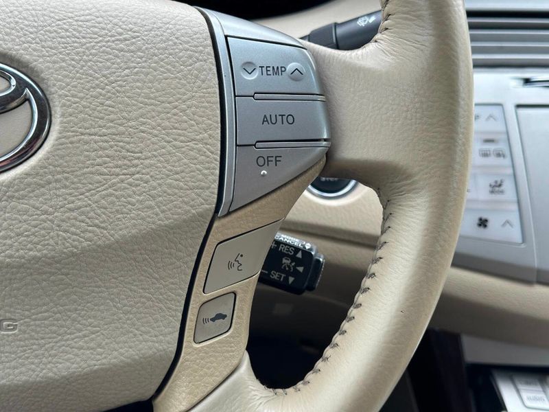 2009 Toyota Avalon 4dr Sedan Limited - 22912349 - 30