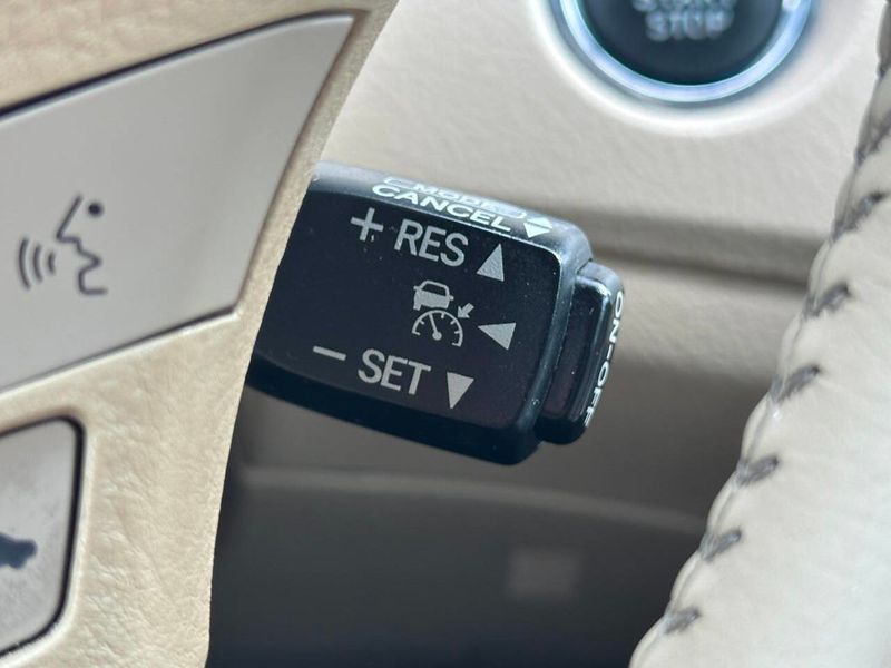 2009 Toyota Avalon 4dr Sedan Limited - 22912349 - 31