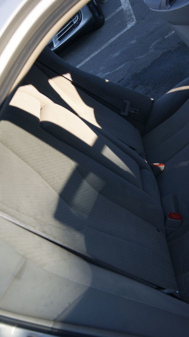 2009 Toyota Camry 3 MONTH WARRANTY , JUST SERVICED , VERY CLEAN INSIDE AND OUT  - 23059837 - 18
