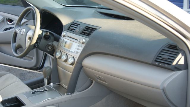 2009 Toyota Camry 3 MONTH WARRANTY , JUST SERVICED , VERY CLEAN INSIDE AND OUT  - 23059837 - 22