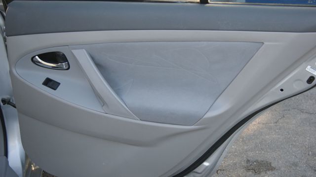 2009 Toyota Camry 3 MONTH WARRANTY , JUST SERVICED , VERY CLEAN INSIDE AND OUT  - 23059837 - 25