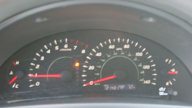 2009 Toyota Camry 3 MONTH WARRANTY , JUST SERVICED , VERY CLEAN INSIDE AND OUT  - 23059837 - 2