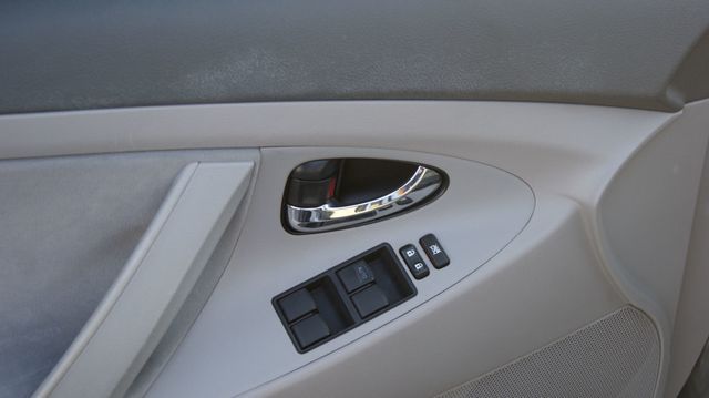 2009 Toyota Camry 3 MONTH WARRANTY , JUST SERVICED , VERY CLEAN INSIDE AND OUT  - 23059837 - 30
