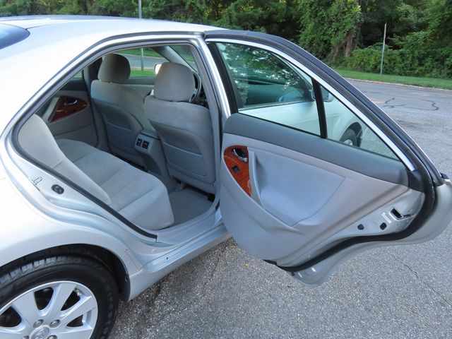 2009 Toyota Camry 4dr Sedan I4 Automatic LE - 23053587 - 24