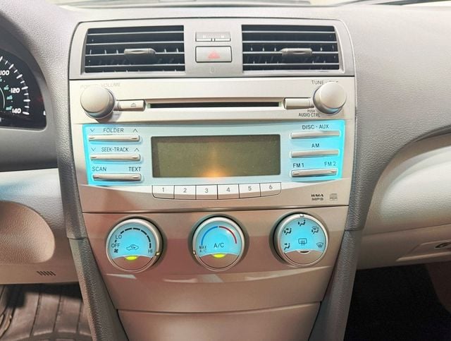 2009 Toyota Camry 4dr Sedan I4 Automatic LE - 22925663 - 12