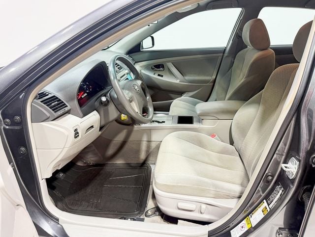 2009 Toyota Camry 4dr Sedan I4 Automatic LE - 22925663 - 14