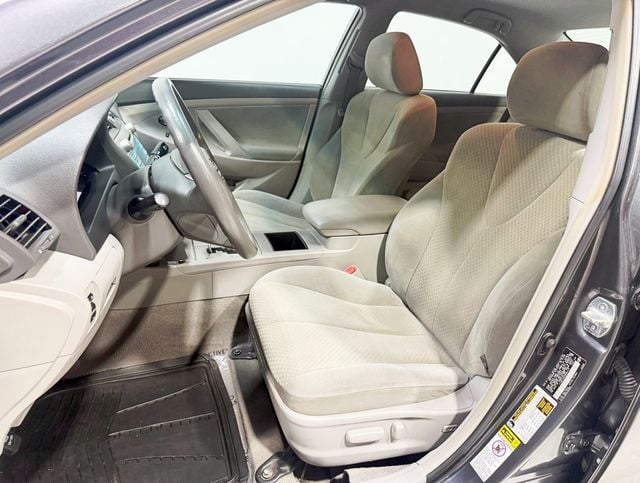2009 Toyota Camry 4dr Sedan I4 Automatic LE - 22925663 - 15