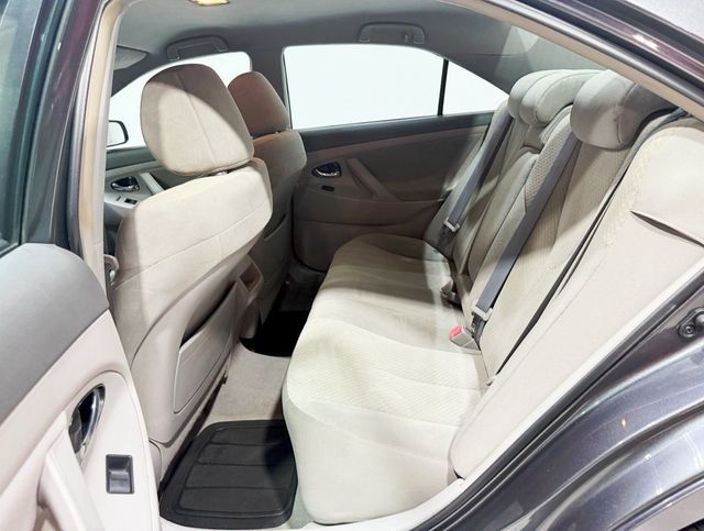 2009 Toyota Camry 4dr Sedan I4 Automatic LE - 22925663 - 19