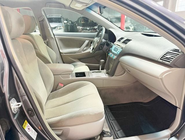 2009 Toyota Camry 4dr Sedan I4 Automatic LE - 22925663 - 25