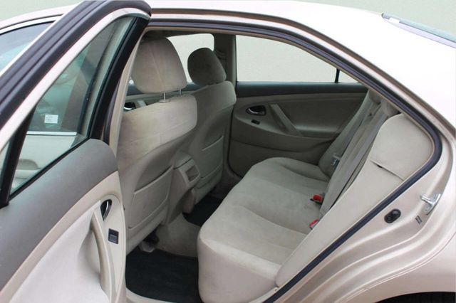 2009 Toyota Camry 4dr Sedan I4 Automatic LE - 22983746 - 5