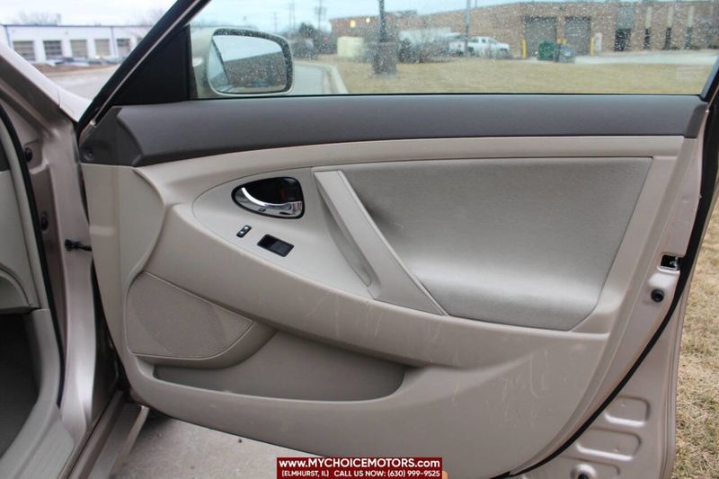 2009 Toyota Camry 4dr Sedan I4 Automatic LE - 22767222 - 15