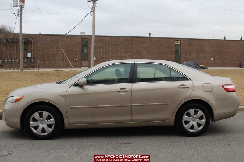 2009 Toyota Camry 4dr Sedan I4 Automatic LE - 22767222 - 1