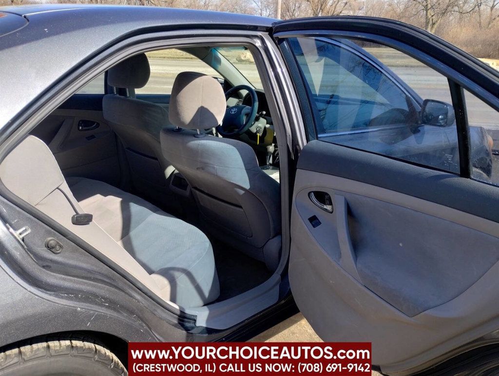 2009 Toyota Camry 4dr Sedan I4 Automatic LE - 22797277 - 15