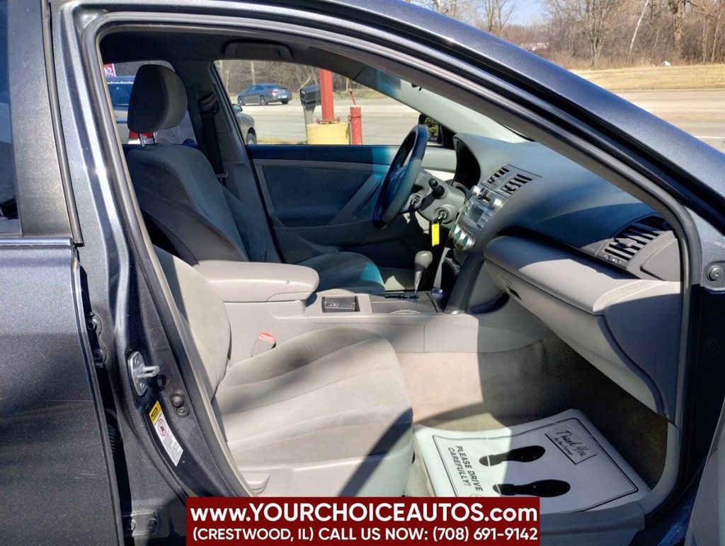2009 Toyota Camry 4dr Sedan I4 Automatic LE - 22797277 - 18