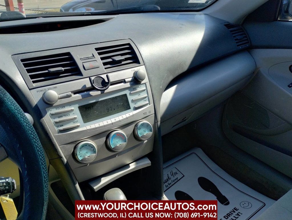 2009 Toyota Camry 4dr Sedan I4 Automatic LE - 22797277 - 22