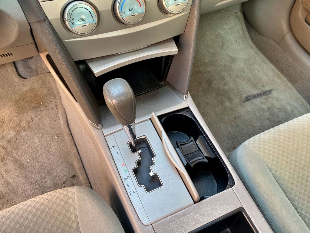 2009 Toyota Camry 4dr Sedan I4 Automatic LE - 23009771 - 10