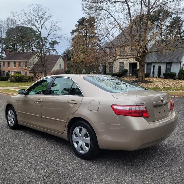 2009 Toyota Camry 4dr Sedan I4 Automatic LE - 22695095 - 4