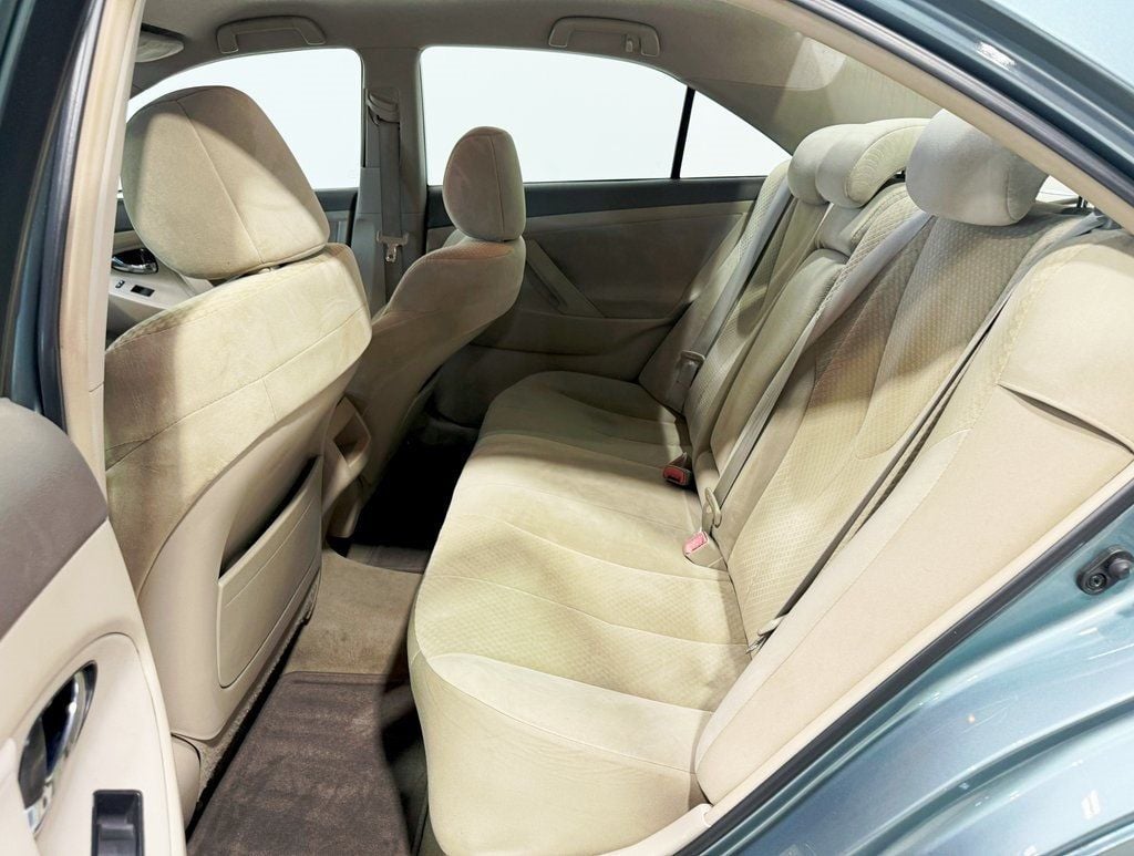 2009 Toyota Camry 4dr Sedan I4 Automatic SE - 22909364 - 20