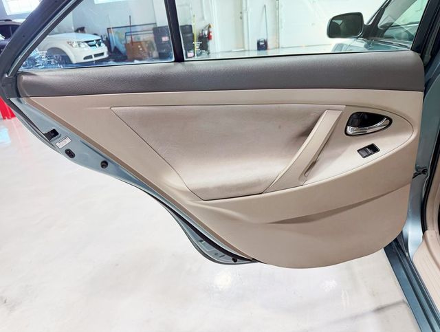 2009 Toyota Camry 4dr Sedan I4 Automatic SE - 22909364 - 23