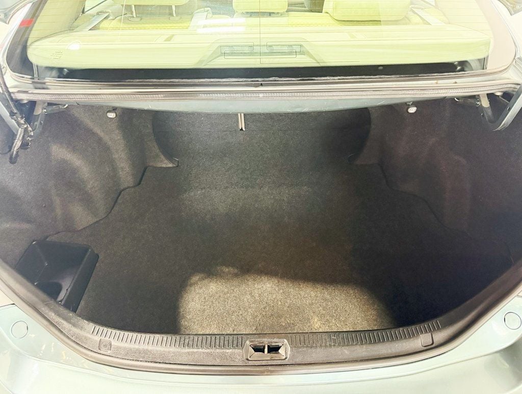 2009 Toyota Camry 4dr Sedan I4 Automatic SE - 22909364 - 24