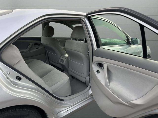 2009 Toyota Camry Base 4dr Sedan 5A - 22943742 - 16