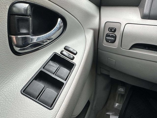 2009 Toyota Camry Base 4dr Sedan 5A - 22943742 - 24