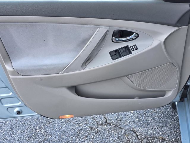 2009 Toyota Camry LE - 23101375 - 25