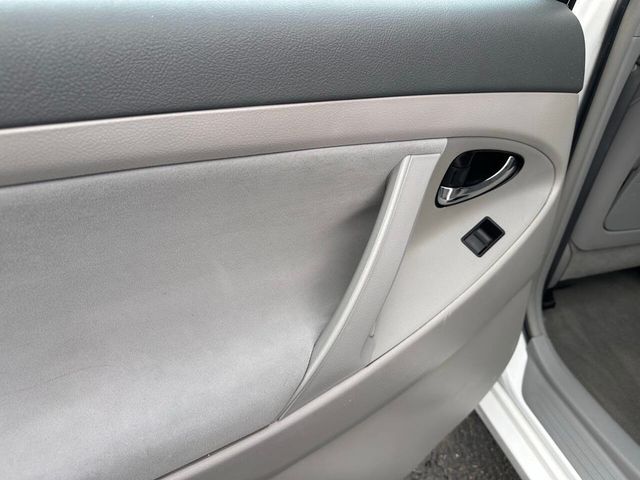 2009 Toyota Camry LE 4dr Sedan 5M - 23022348 - 15