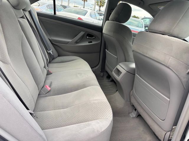2009 Toyota Camry LE 4dr Sedan 5M - 23022348 - 16
