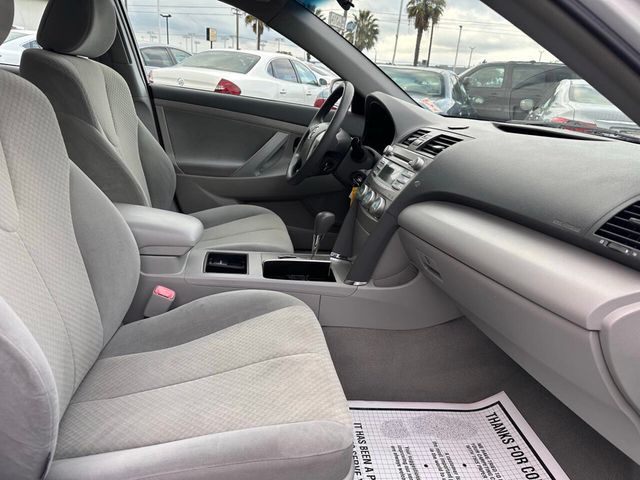 2009 Toyota Camry LE 4dr Sedan 5M - 23022348 - 19
