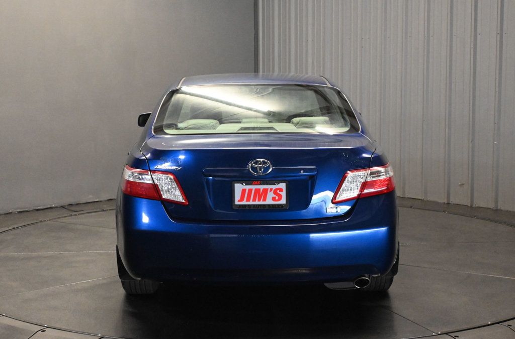 Toyota Camry photo 4
