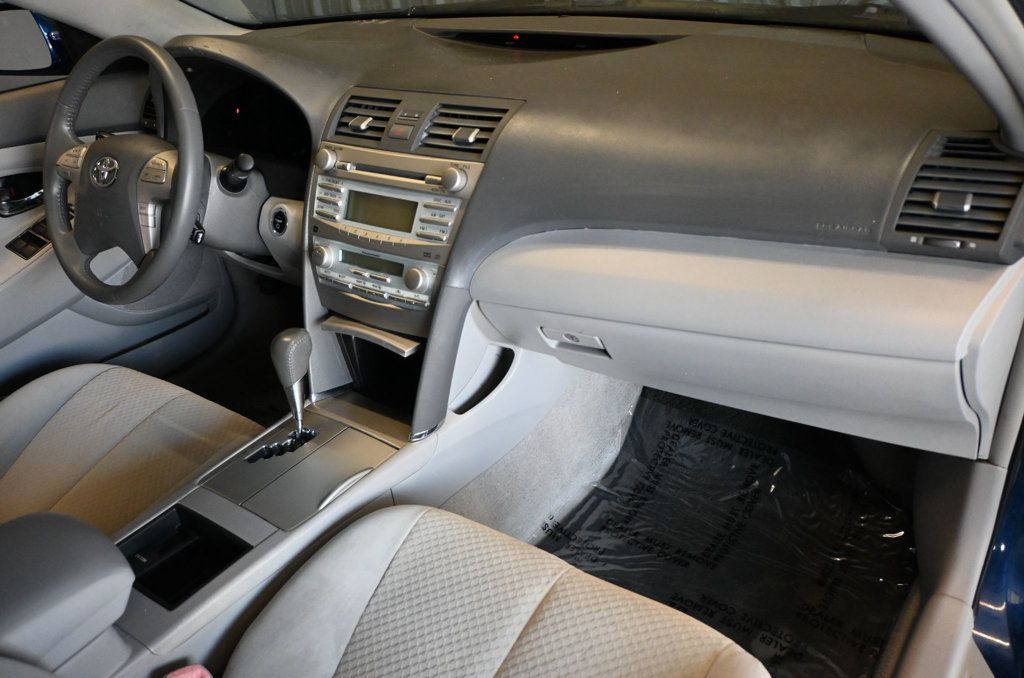 Toyota Camry photo 7
