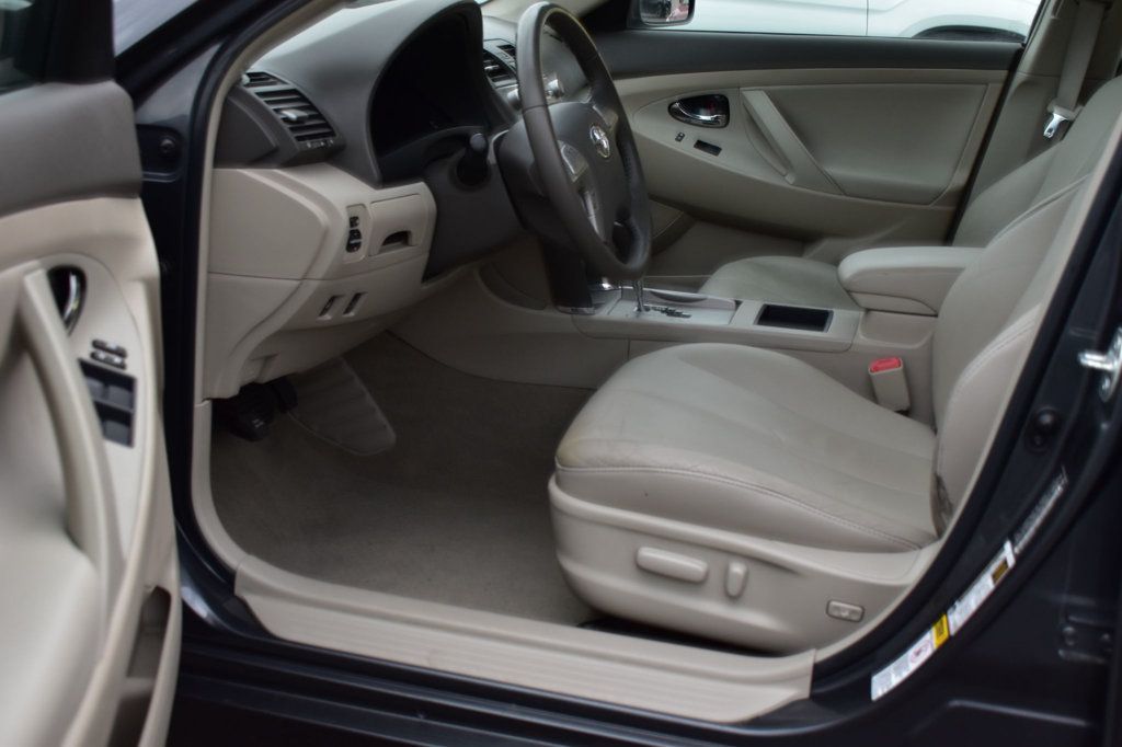 2009 Toyota Camry Hybrid 4dr Sedan - 22853907 - 15