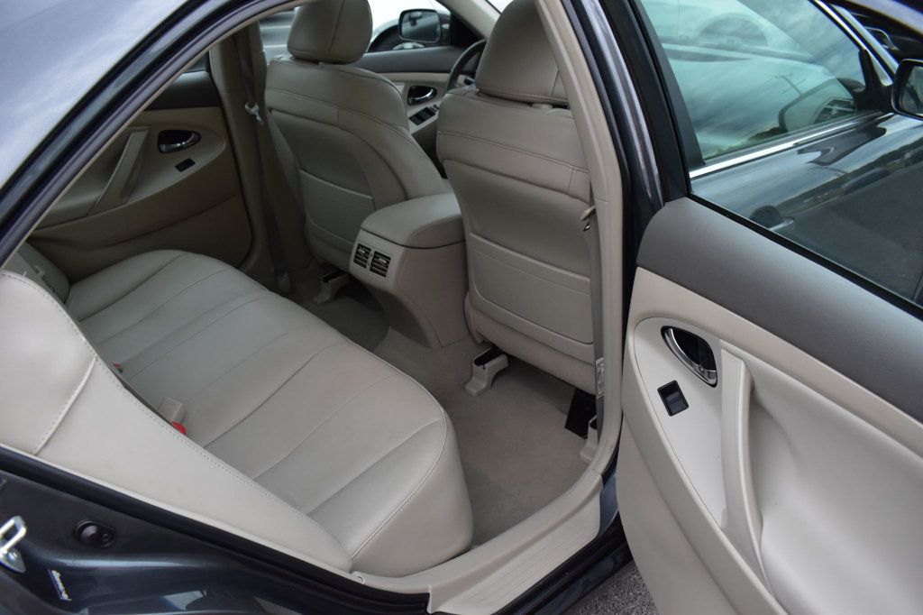 2009 Toyota Camry Hybrid 4dr Sedan - 22853907 - 24
