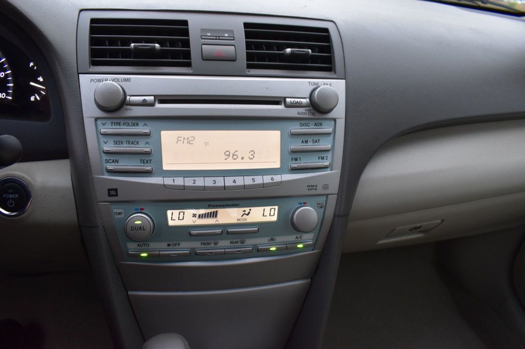 2009 Toyota Camry Hybrid 4dr Sedan - 22853907 - 30