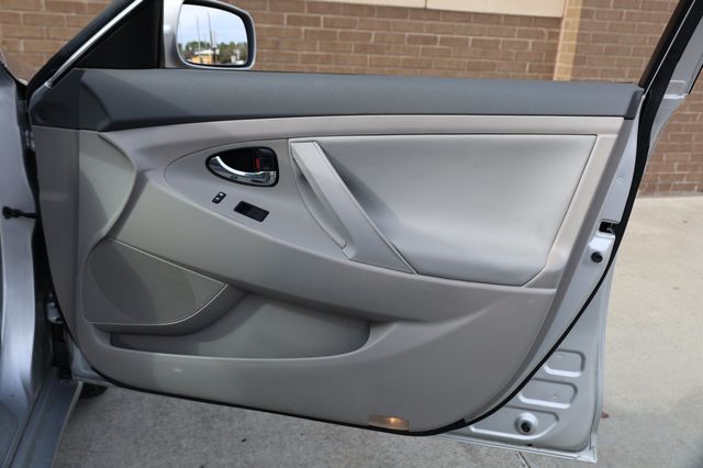 2009 Toyota Camry Hybrid 4dr Sedan - 22958436 - 19