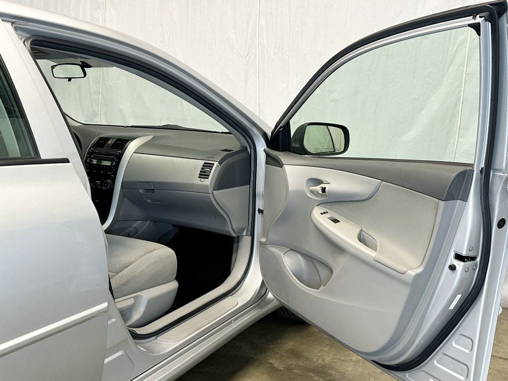 2009 Toyota Corolla 4dr Sedan Automatic LE - 23081217 - 15