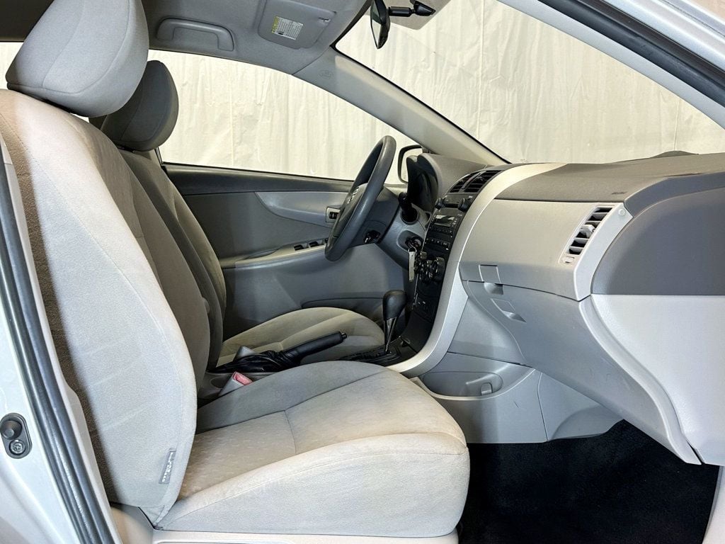 2009 Toyota Corolla 4dr Sedan Automatic LE - 23081217 - 17
