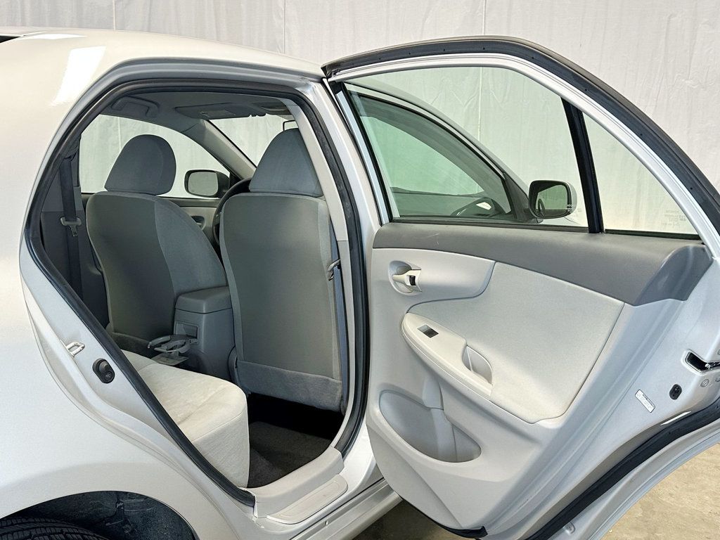 2009 Toyota Corolla 4dr Sedan Automatic LE - 23081217 - 30