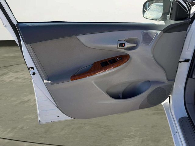 2009 Toyota Corolla 4dr Sedan Automatic XLE - 22972934 - 10