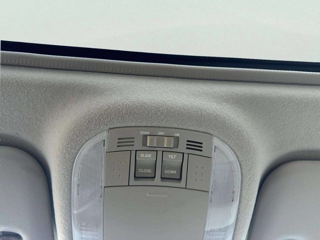 2009 Toyota Corolla 4dr Sedan Automatic XLE - 23054075 - 30