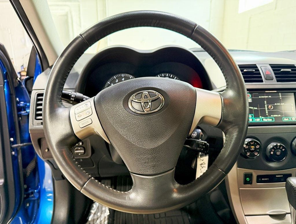 2009 Toyota Corolla XRS photo 2