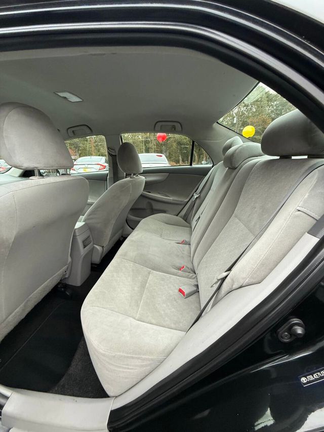 2009 Toyota Corolla Base 4dr Sedan 4A - 22938469 - 11
