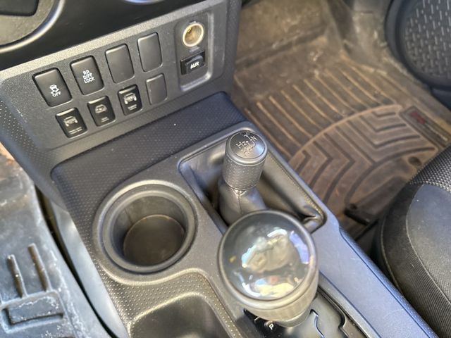 2009 Toyota FJ Cruiser 4WD 4dr Automatic - 22960459 - 16