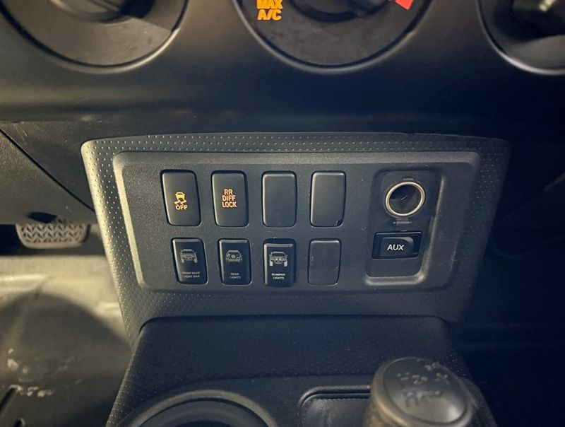 2009 Toyota FJ Cruiser 4WD 4dr Automatic - 22960459 - 23